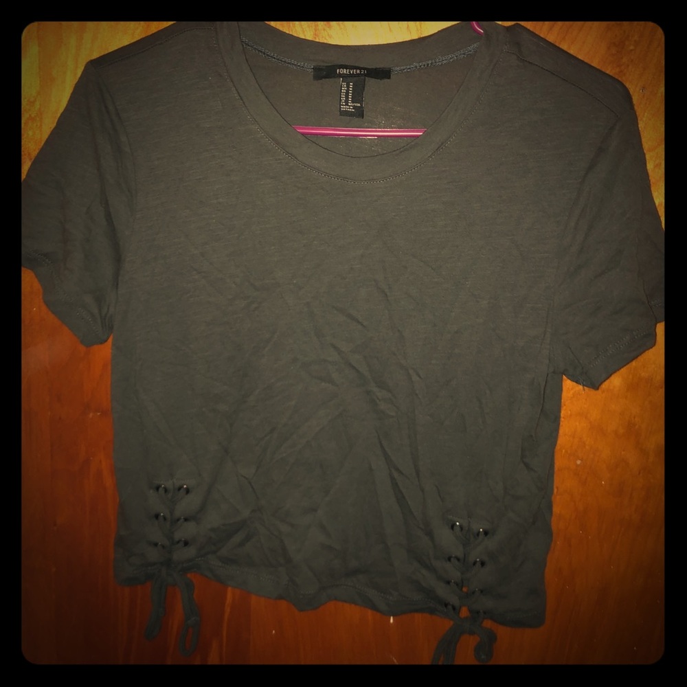 Cropped tee